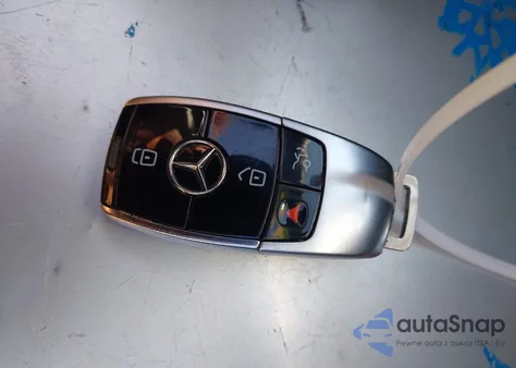 2019 Mercedes-Benz E 300 z USA, uszkodzony, nr VIN WDDZF4JB0KA622128